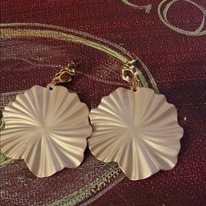 Champagne Floral Earrings BN